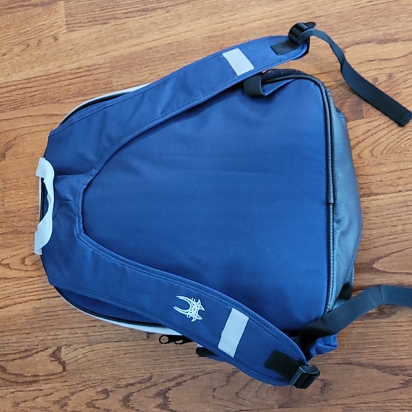 Highroad Unisex 3 Compartment Heavy Duty Hiking Backpack with Blinking Light - Picture 4 of 16